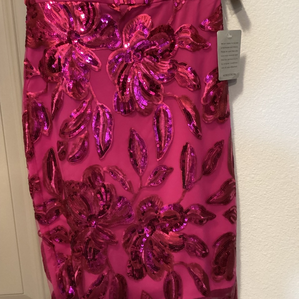 Maggy London Sequin Mesh Yoke Sheath Dress, size 2 - Picture 6 of 14